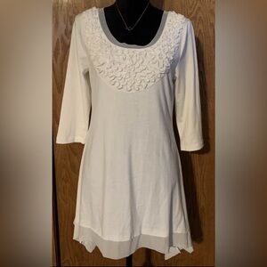 New Casual Express Pearl Ivory White Ruffle 3/4 Sleeve Tunic Shirt Size Small